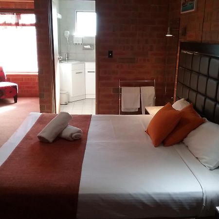 Pooraka Motor Inn Екстериор снимка