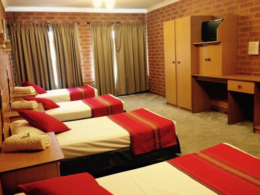 Pooraka Motor Inn Стая снимка
